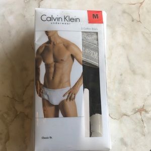 Calvin Klein men’s cotton briefs size Medium